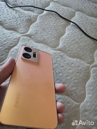 Телефон Infinix zero 20