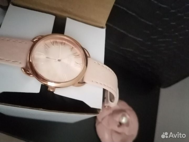 Часы женские пудрово-розовые