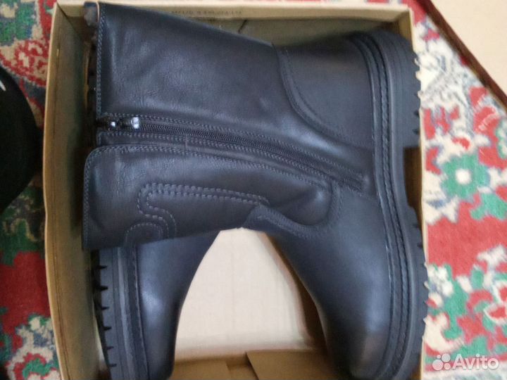 Продам новые сапоги зимние