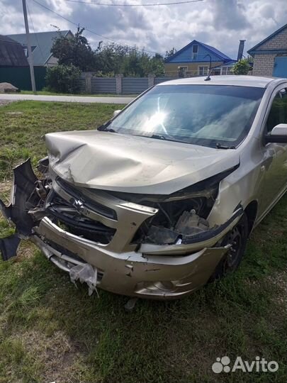 Chevrolet Cobalt 1.5 МТ, 2013, битый, 208 000 км
