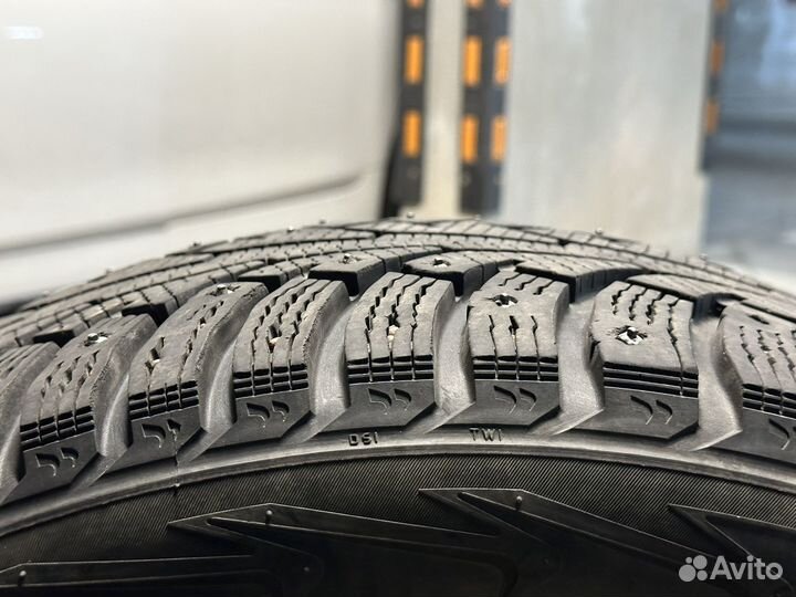 Nokian Tyres Hakkapeliitta 5 235/55 R17 103