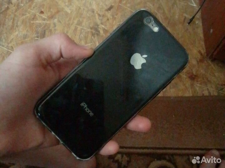 Телефон iPhone 6s