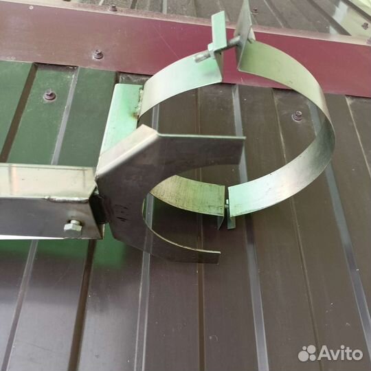 Кронштейн для дымохода опорный регулируемый