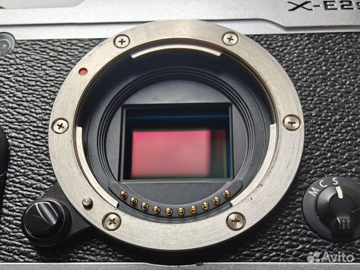 Продам фотоаппарат Fujifilm X-E2S body silver