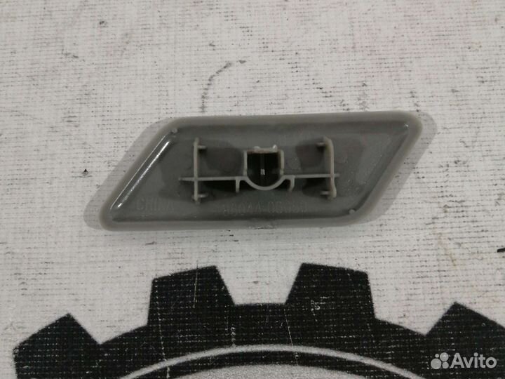 Крышка форсунки омыв фары правая camry 50 15-17