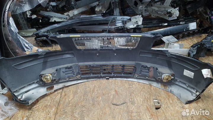 Бампер передний Volvo S40 седан B5244S4 2005