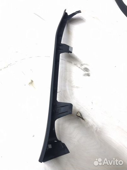 Обшивка задней арки Passat B7