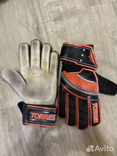 Перчатки для вратаря