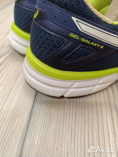 Кроссовки asics