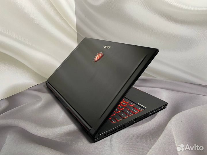 Игровой ноутбук MSI i7/FHD/8GB/2видео/SSD