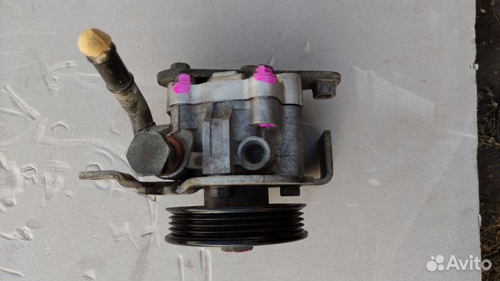 Насос гидроусилителя nissan