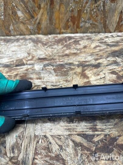 Накладка порога внутренняя передняя левая Audi Q7