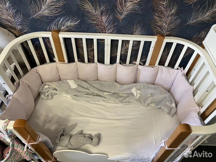 Детская кровать с пеленальным комодом