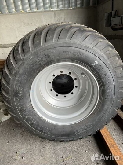 BKT Flotation 648 700/50 R26.5 174B