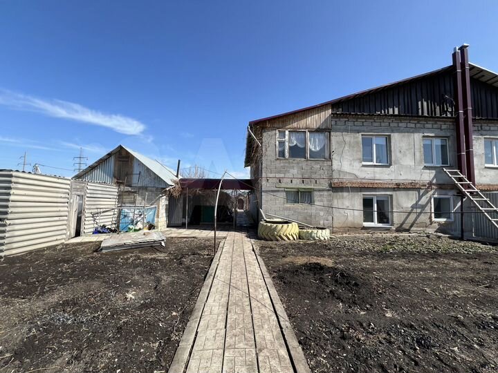 Дом 201,6 м² на участке 10 сот.