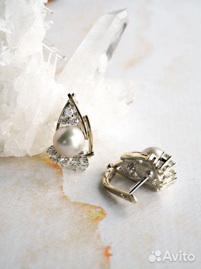 Комплект с бриллиантами и жемчугом
