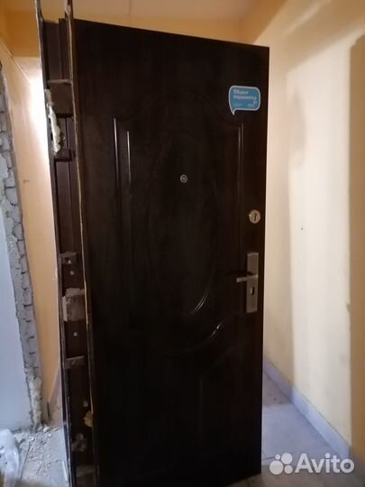 Дверь входная металлическая левая бу