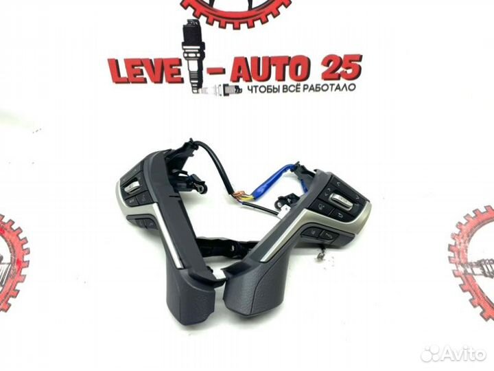 Кнопки мульти руля Toyota Land Cruiser / Prado
