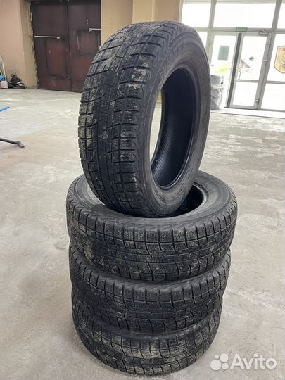 Yokohama Ice Guard IG30 215/60 R16