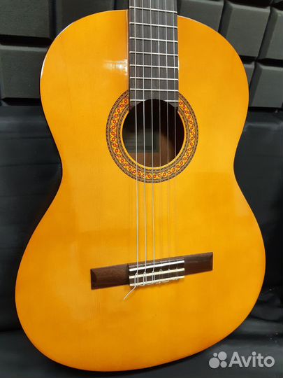 Классическая гитара yamaha c40