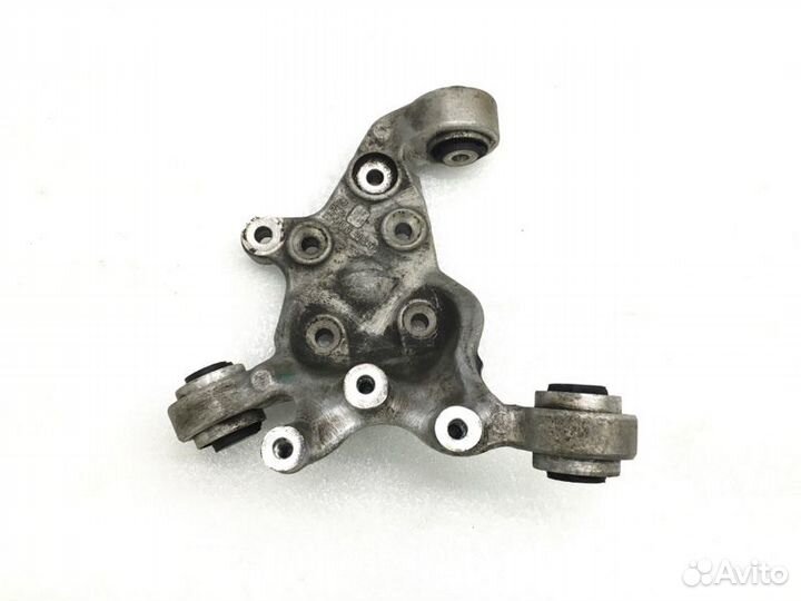 Кулак задний правый Mercedes Cla C117 1.6 2014