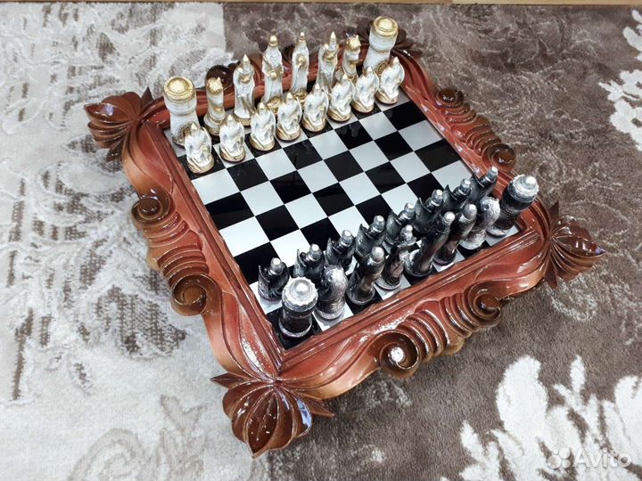 Шахматы ручной работы с фигурами, стеклянное поле