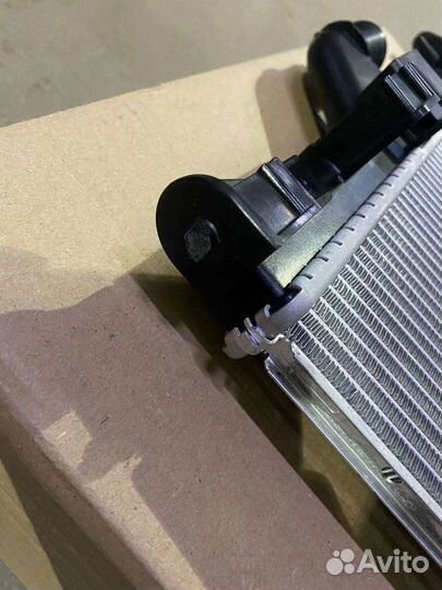 214108600r радиатор охлаждения Renault Duster