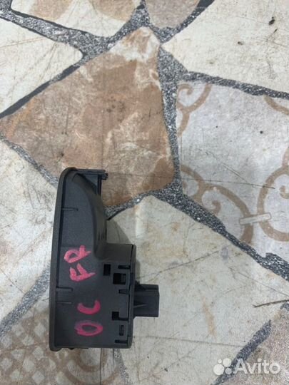 Блок управления стеклоподъемниками передний правый