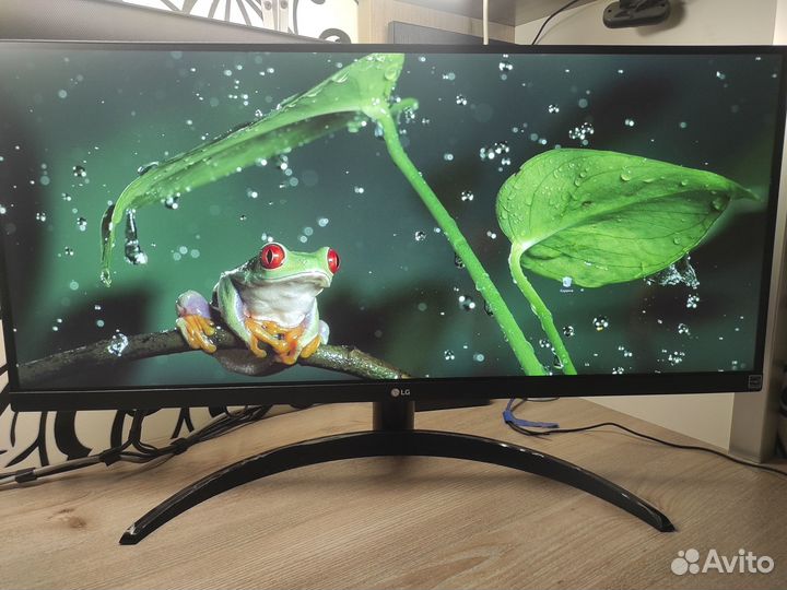 Монитор LG 29WP500-B
