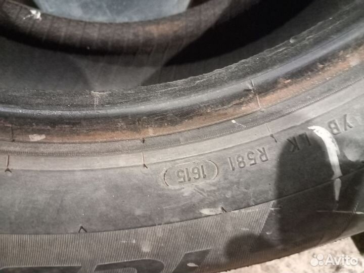 Pirelli Ice Zero 215/65 R16