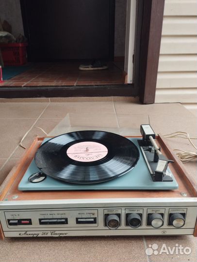Проигрыватель винила СССР