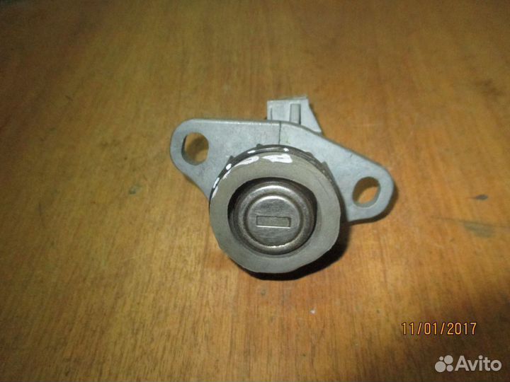 Вставка замка багажника VW Polo 6RU827573A Поло