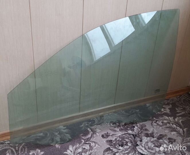 Стекло водительской двери megane 2