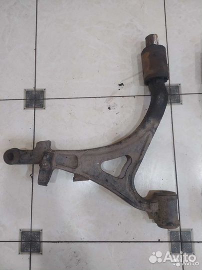 Рычаг передний правый нижний Mercedes-Benz W163