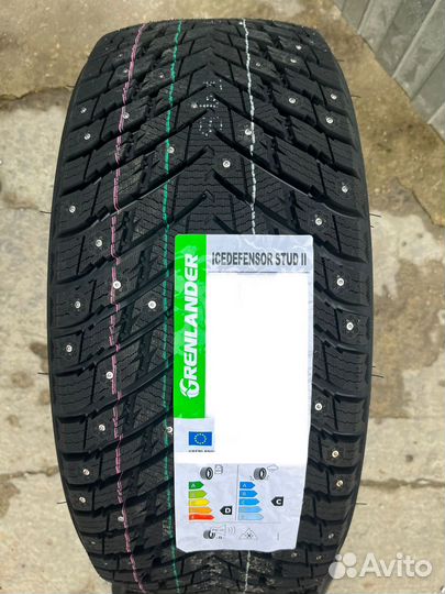 Grenlander Icedefensor Stud II 275/35 R20 102T