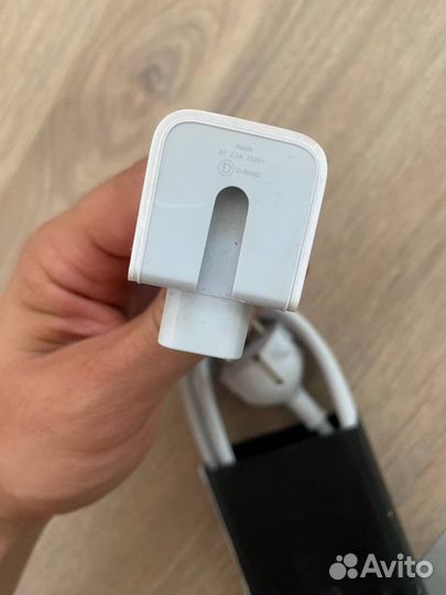 Зарядник для macbook