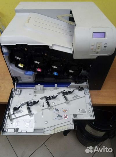 Hp color LaserJet CP 3525dn