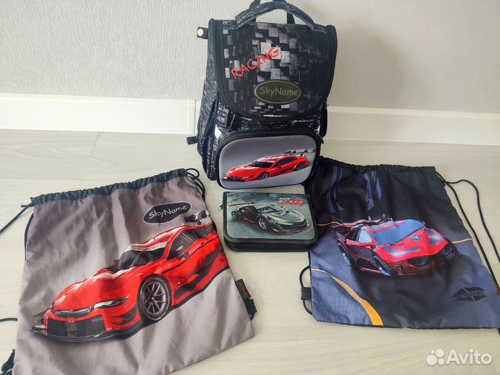 Портфель рюкзак школьный