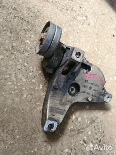 Кронштейн компрессора кондиционера Skoda Yeti cbzb