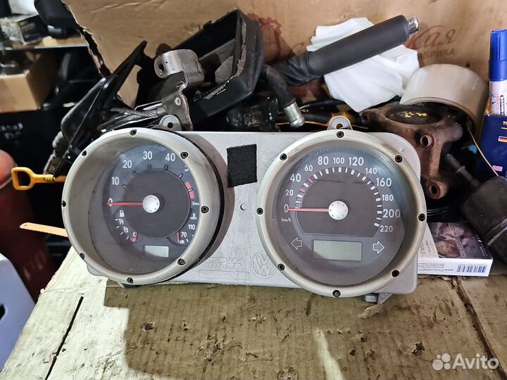 Панель приборов Volkswagen Polo 3 рестайлинг