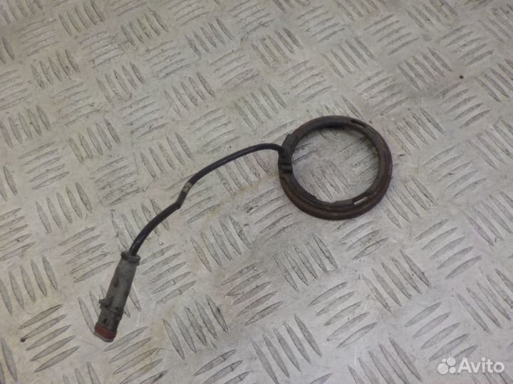 Датчик ABS передний Opel Zafira B