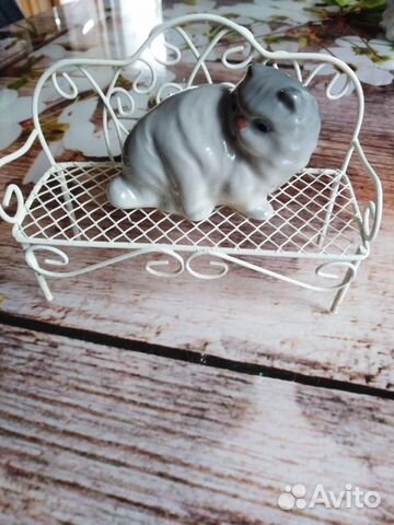 Статуэтка Кошка (с лавочкой в придачу)