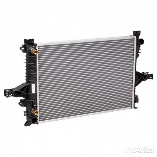 Радиатор охлаждения Volvo S60