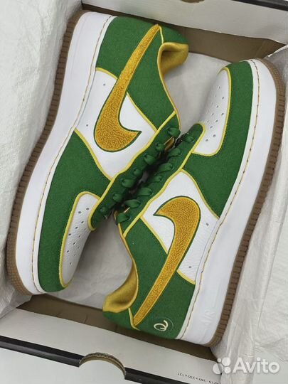 Продам кроссовки nike AIR force 1 LOW supreme