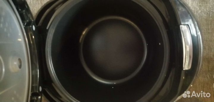 Новая в коробке мультиварка. Не пользовались