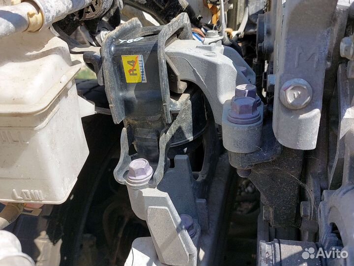 Toyota Rav4 XA50 Подушка двигателя