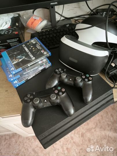 Sony PS4 pro 1tb +vr