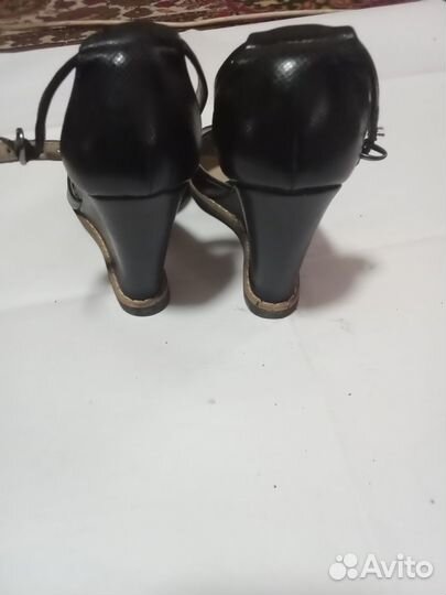 Босоножки на платформе 37 новые