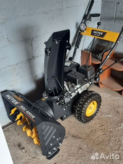 Снегоуборщик бензиновый самоходный