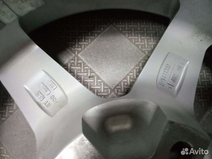 Литой диск r15